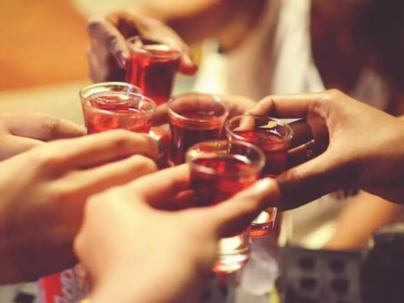 cach-uong-ruou-bia-ngay-tet-khong-say-khong-hai-gan