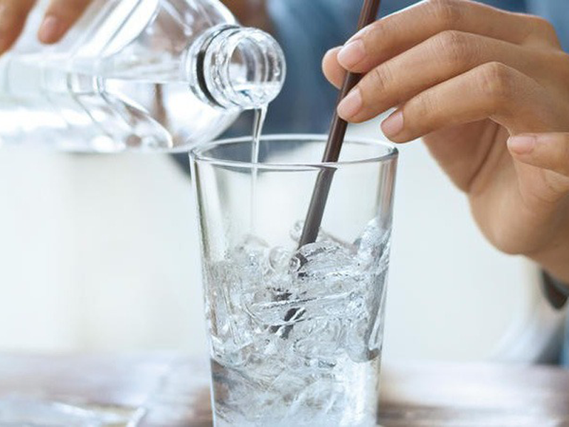 nang-nong-chuyen-gia-chi-cach-kiem-tra-co-the-du-nuoc-trong-nhay-mat