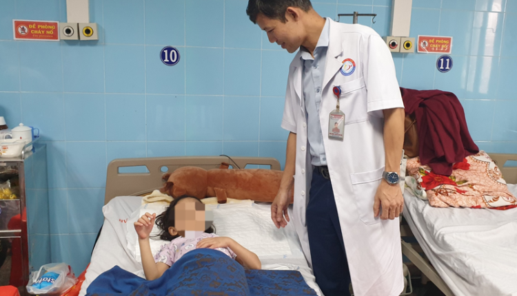 vi-sao-tre-nhap-vien-vi-xuat-huyet-nao-hon-me